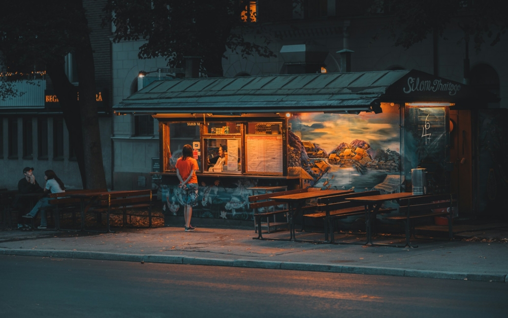 How to Tell a Story With a Single Street Photography Image - Photography Talk